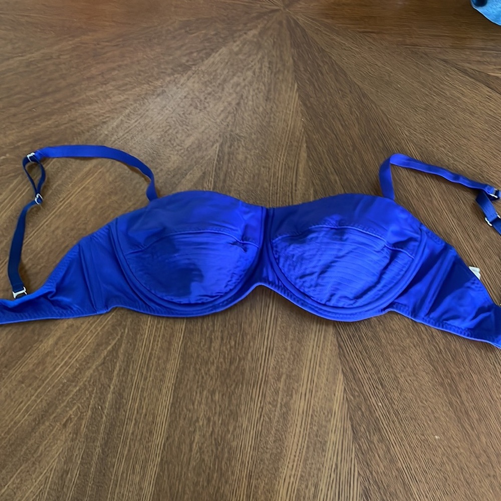 Malia Mills Chrysan top.  36.  Signature Cobalt Blue